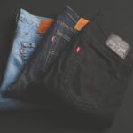 Hướng dẫn giặt và bảo quản quần áo denim/jeans bền màu như mới